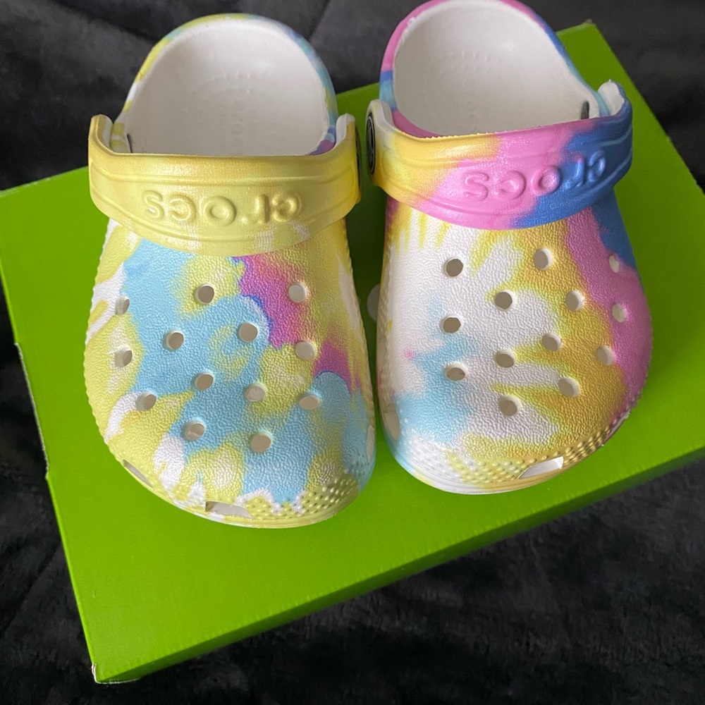 Crocs 🐊 I won’t lower the price.